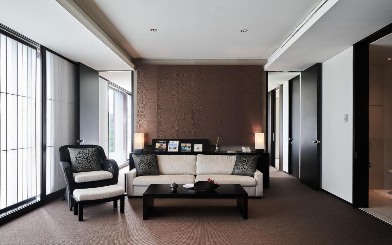 Hotel Royal Chiao Hsi Jiaoxi Exterior foto Interior of a suite at the Mandarin Oriental, Tokyo